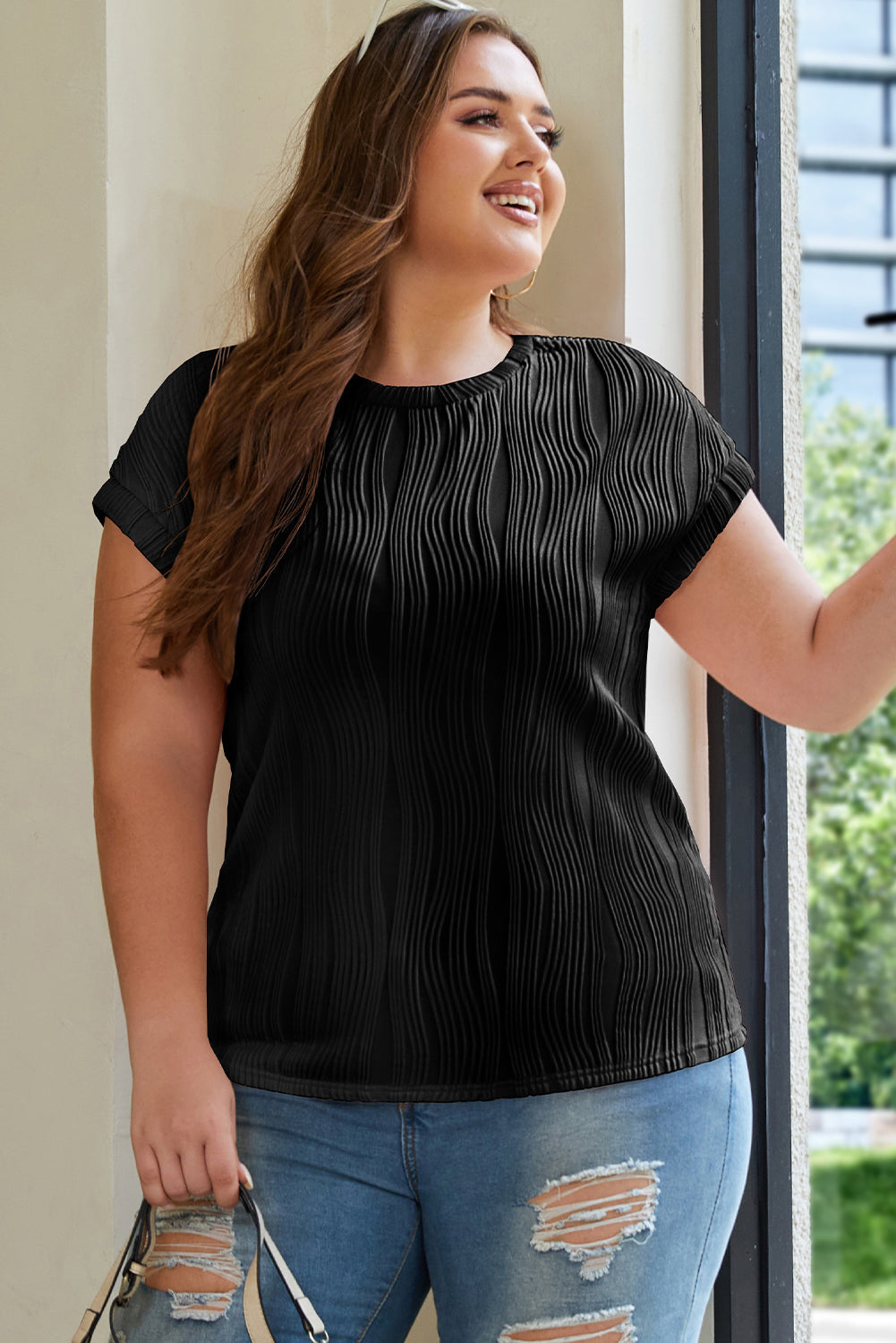 Abby Color Wavy Textured PLUS Tee