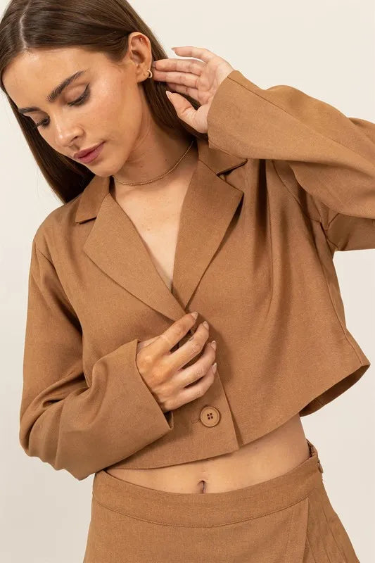 Chic Cropped Button-Down Blazer for Layered Outfits