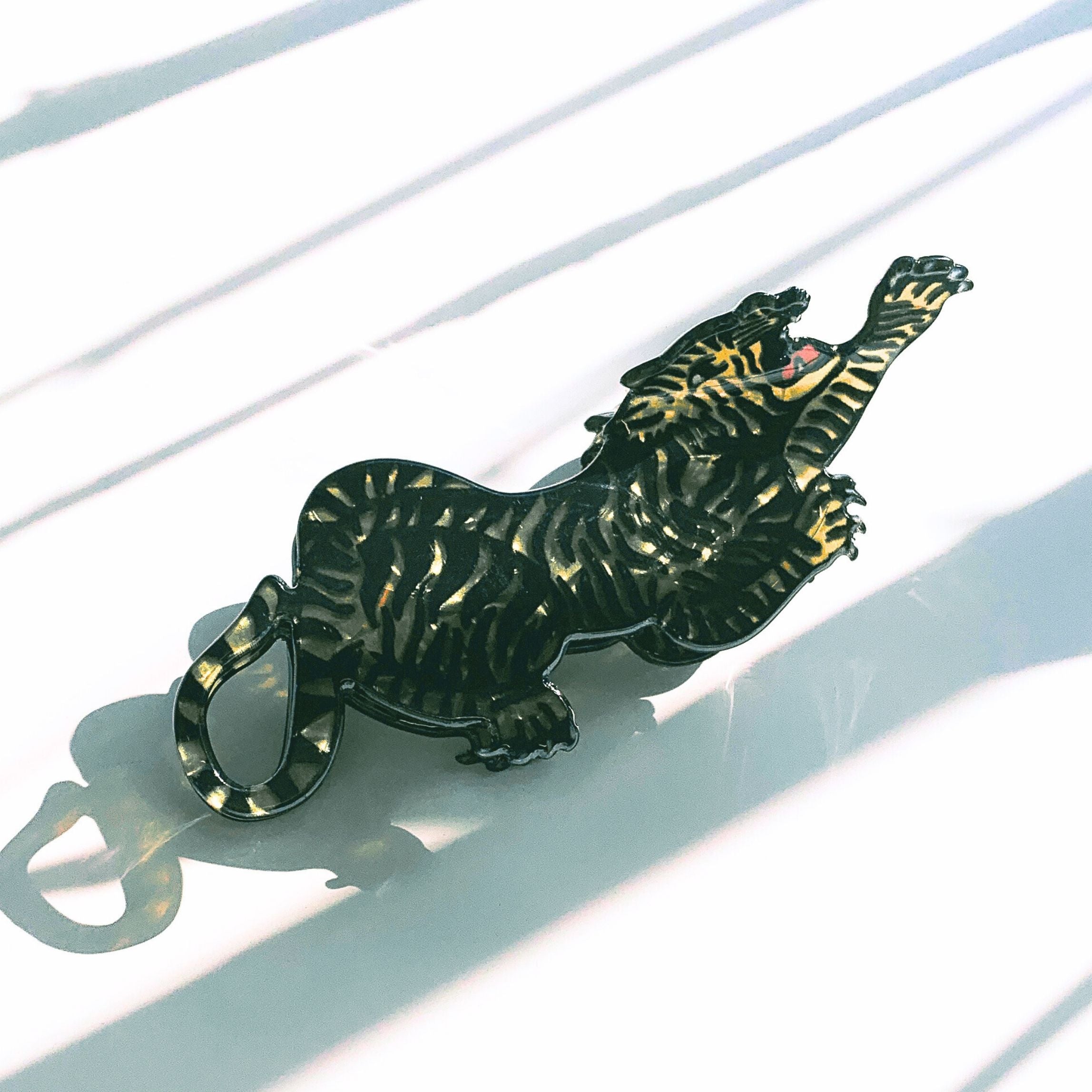 "Attack" Style Tiger Hair Clip