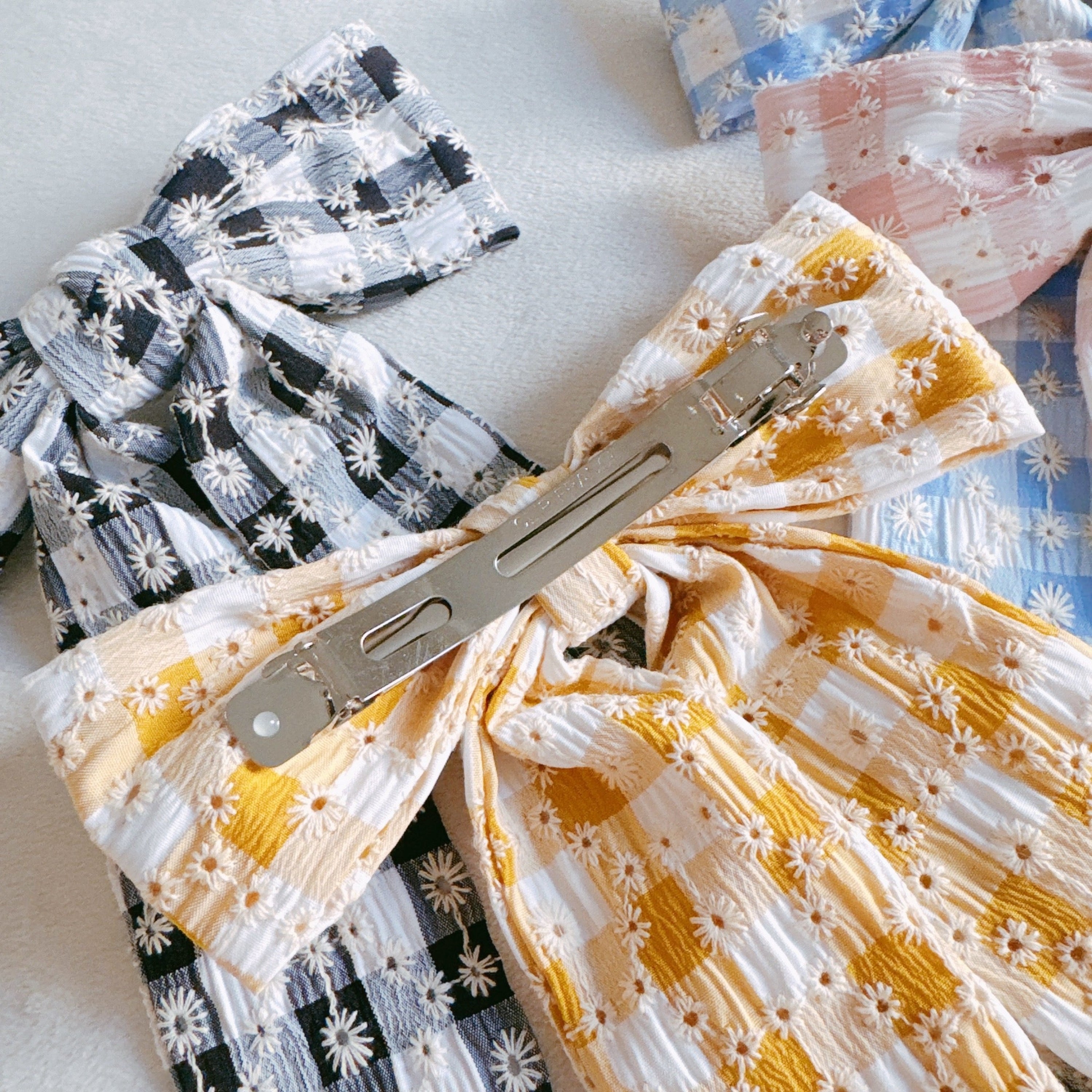 Daisy Picnic Gingham Bow Hair Clip