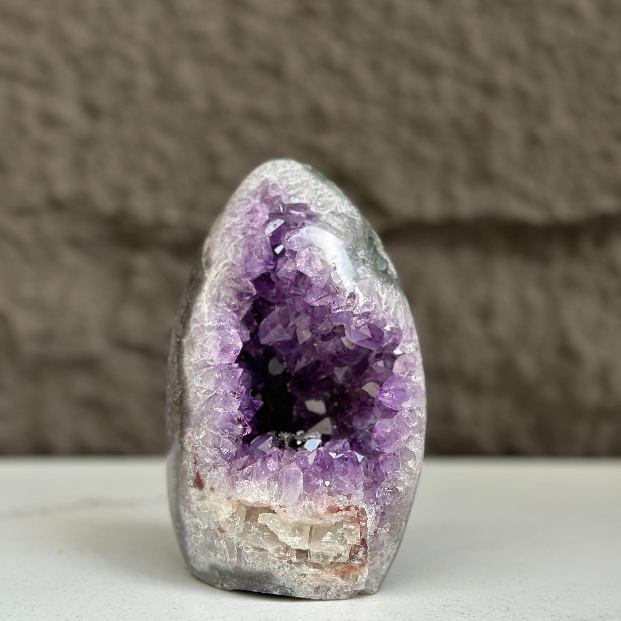 Natural Quartz Amethyst Geode Egg