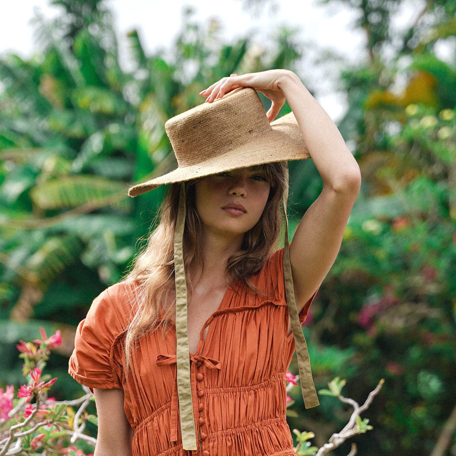 The Loli Jute Straw Hat in Neutral Beige