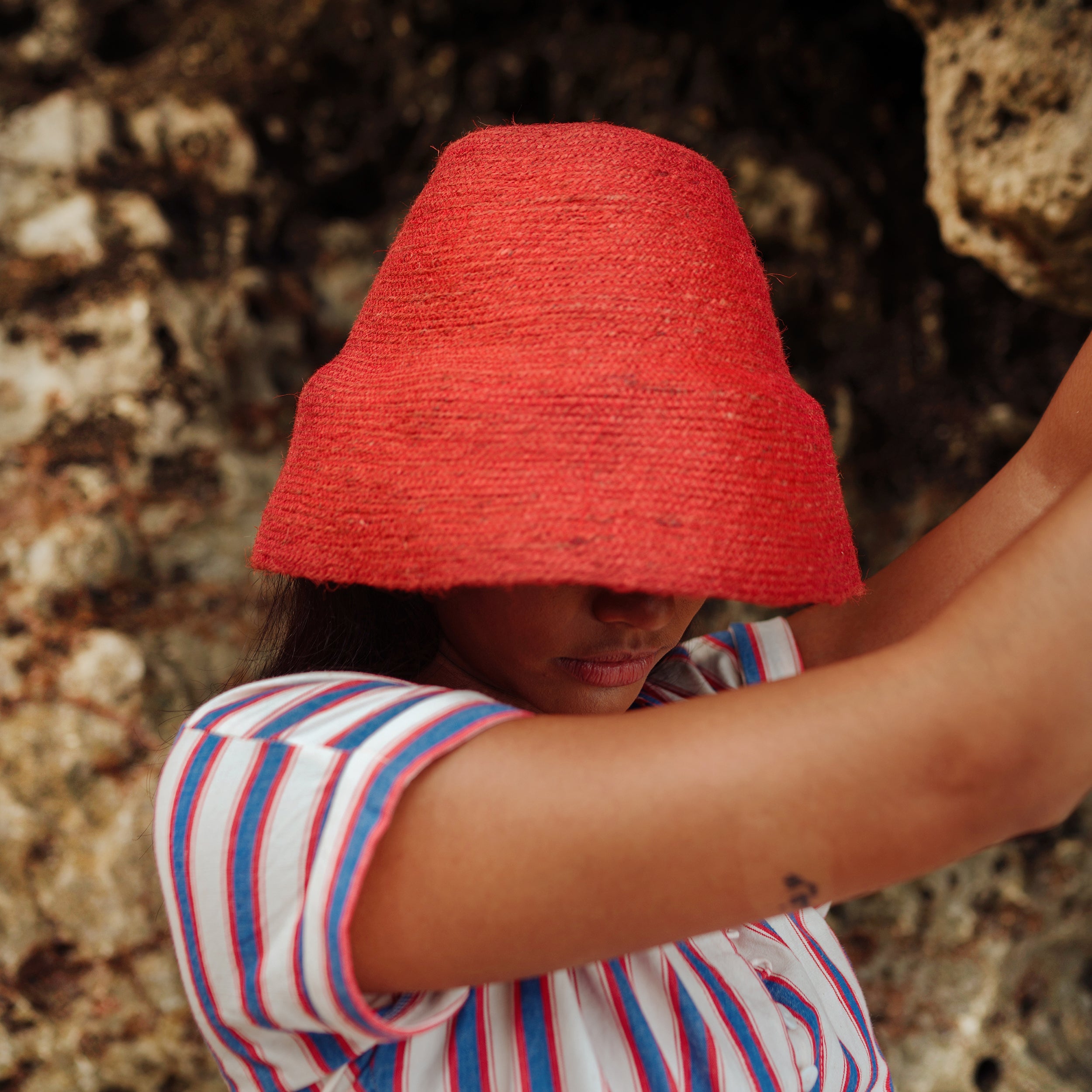 The Naomi Jute Clochet Straw Hat In Red