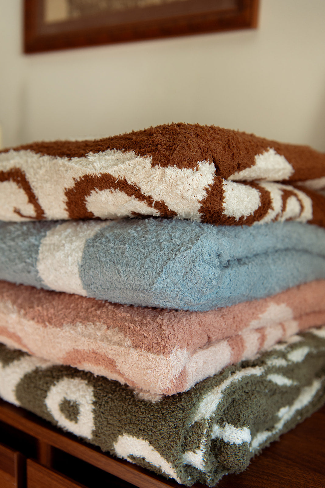 Hanalei Plush Throw - Island Blush