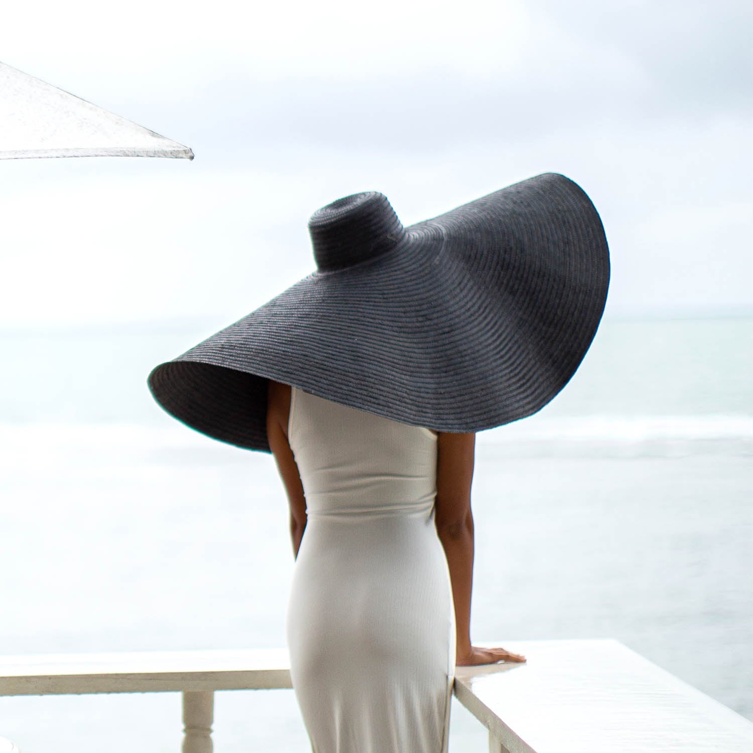 The Solana Oversized Straw Hat In Black