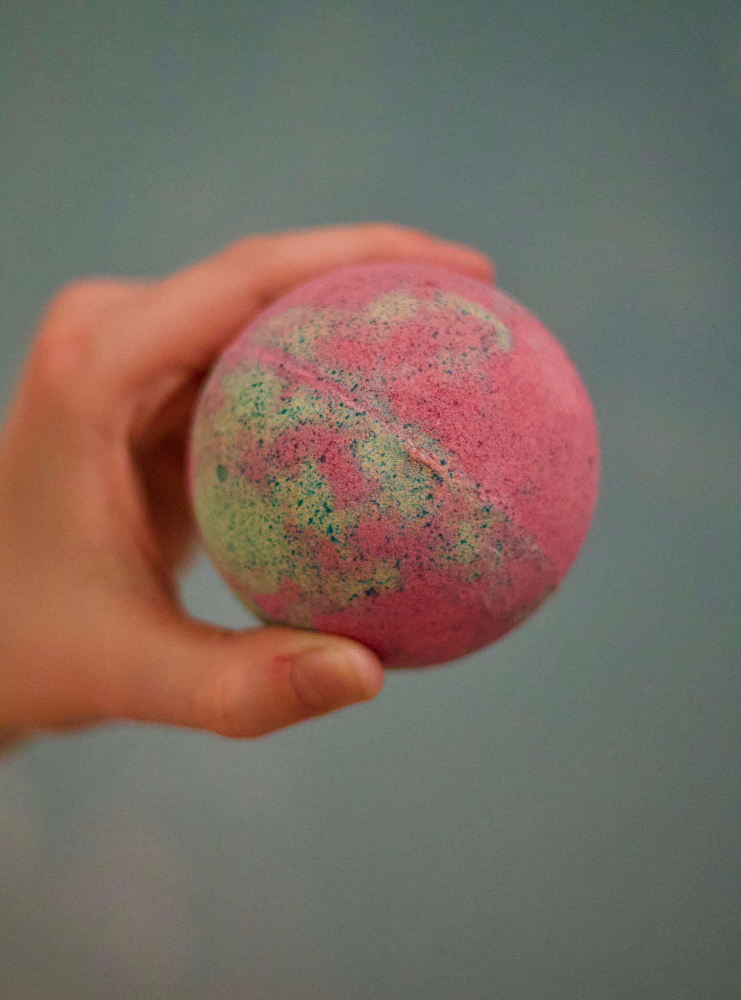 EvolutionUSA Space Bath Bombs for Boys & Girls – 6 Planet Bath Bombs with Toy Inside, Organic Childrens Bathbomb Set, Cosmic Bath Fizzers, Kid Bath Bomb Gift for Valentines, Birthday, Christmas & Easter
