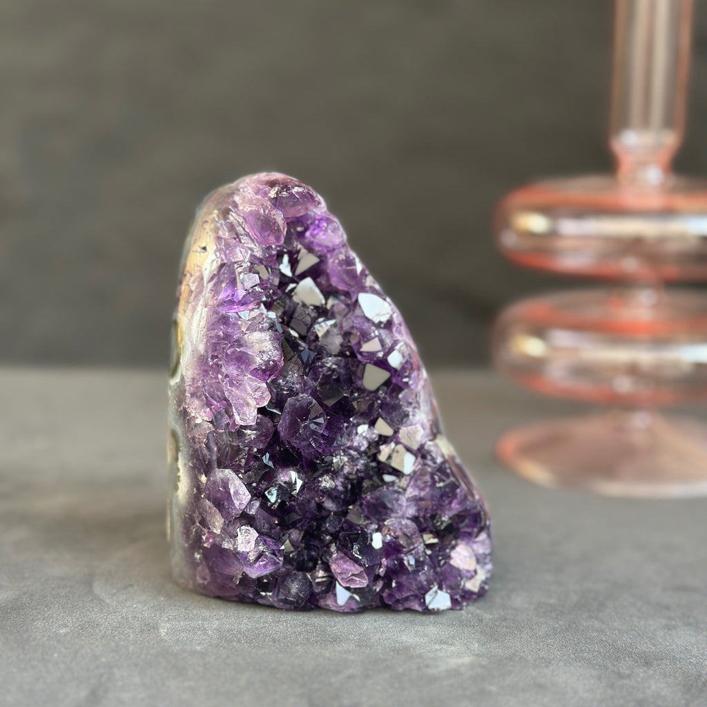 Amethyst geode with Agate formations