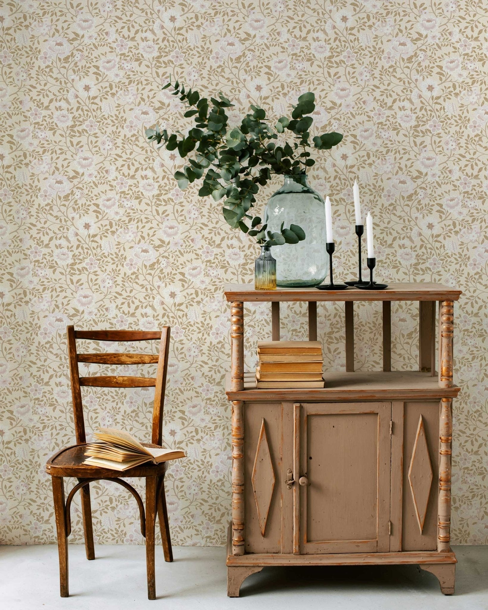 Annabelle Wallpaper in Antique Blush