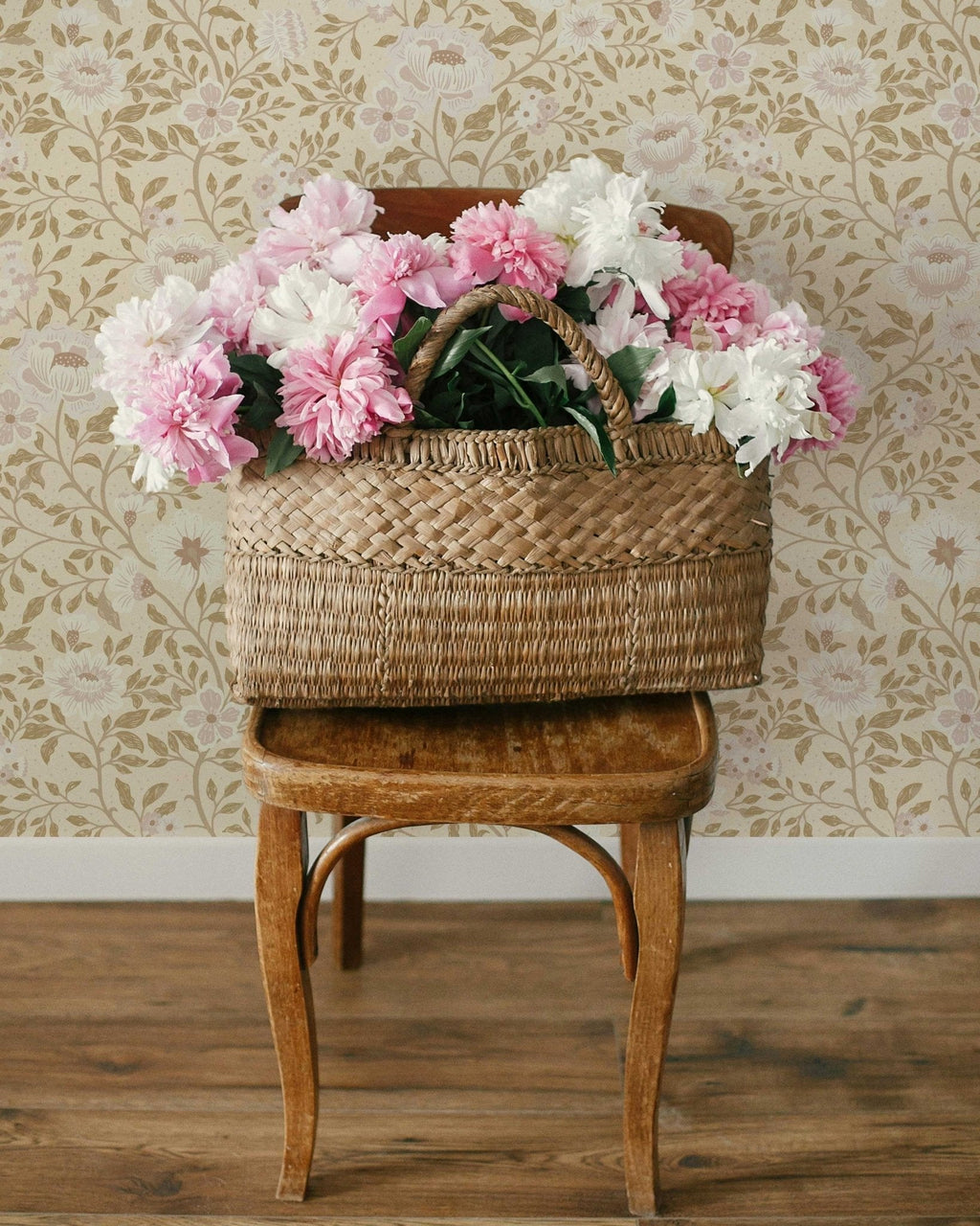 Annabelle Wallpaper in Antique Blush