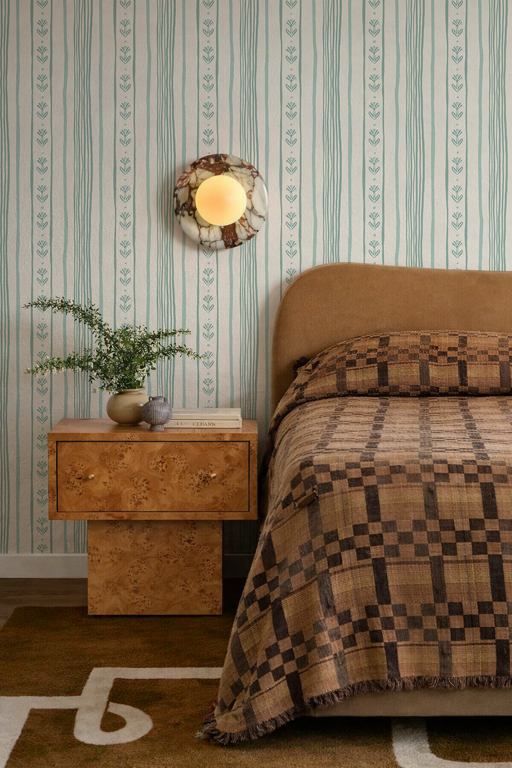 Daisy Chain Stripe Wallpaper, beige and mint