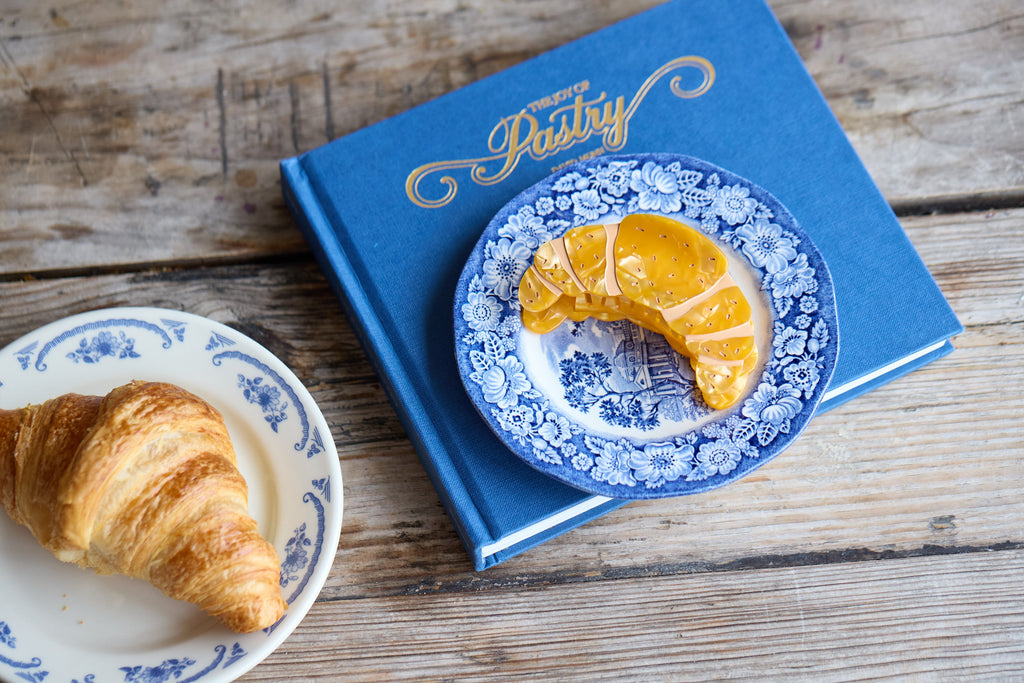 le croissant hair clip
